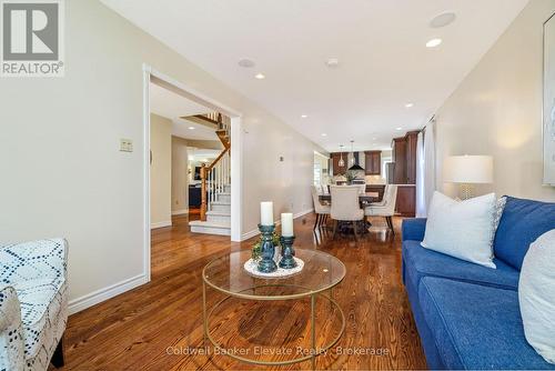18 Handorf Drive, Cambridge, ON - Indoor Photo Showing Living Room