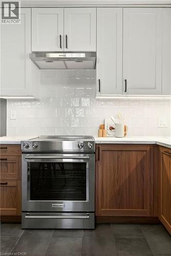 33 East 34Th Street, Hamilton, ON - Indoor Photo Showing Kitchen