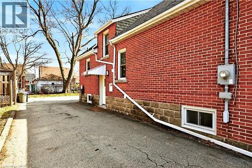 33 East 34Th Street, Hamilton, ON - Outdoor