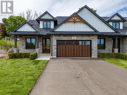 15 Greenhill Drive, Tillsonburg, ON - Outdoor With Facade