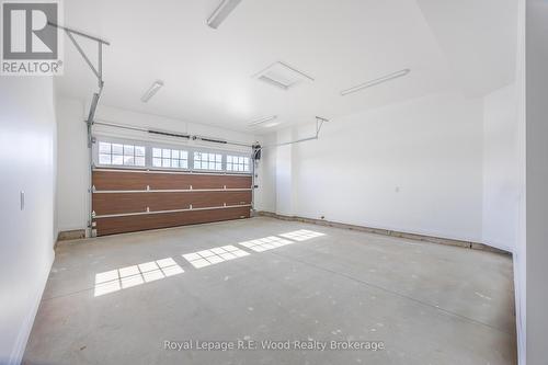 15 Greenhill Drive, Tillsonburg, ON - Indoor Photo Showing Garage