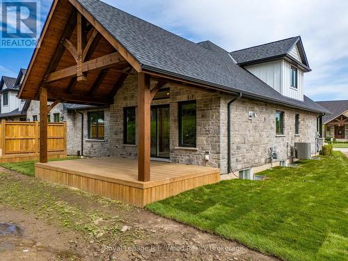 15 Greenhill Drive, Tillsonburg, ON - Outdoor With Deck Patio Veranda