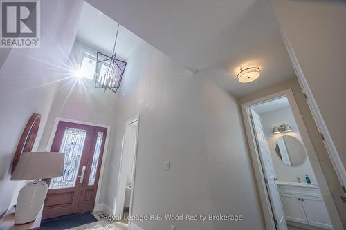 11 Greenhill Drive, Tillsonburg, ON - Indoor
