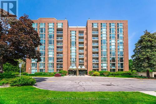 104 - 1225 North Shore Boulevard E, Burlington, ON - Outdoor With Facade