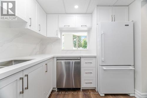 104 - 1225 North Shore Boulevard E, Burlington, ON - Indoor Photo Showing Kitchen