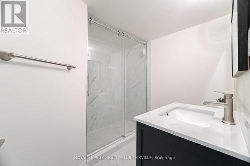 104 - 1225 North Shore Boulevard E, Burlington, ON - Indoor Photo Showing Bathroom