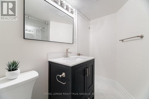 104 - 1225 North Shore Boulevard E, Burlington, ON - Indoor Photo Showing Bathroom