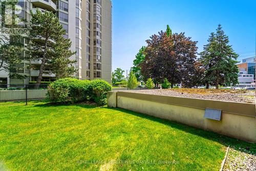 104 - 1225 North Shore Boulevard E, Burlington, ON - Outdoor