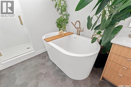 103 Saguenay Drive, Saskatoon, SK - Indoor Photo Showing Bathroom