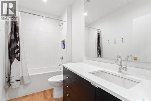 103 Saguenay Drive, Saskatoon, SK - Indoor Photo Showing Bathroom