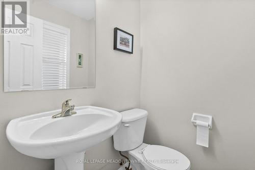 862 Stark Circle, Milton, ON - Indoor Photo Showing Bathroom