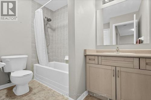 862 Stark Circle, Milton, ON - Indoor Photo Showing Bathroom