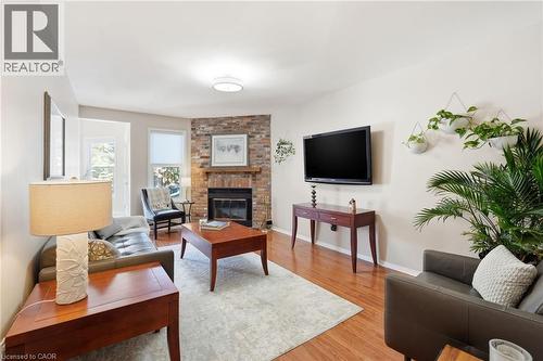 3173 Spring Creek Crescent, Mississauga, ON - Indoor Photo Showing Living Room With Fireplace