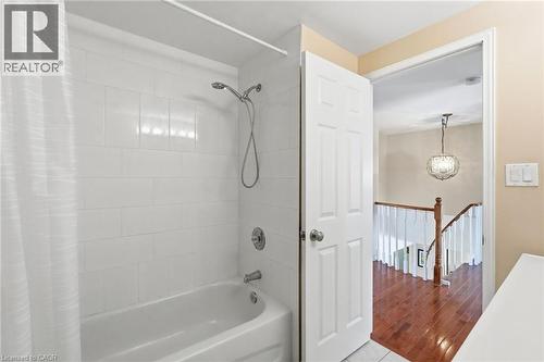 3173 Spring Creek Crescent, Mississauga, ON - Indoor Photo Showing Bathroom