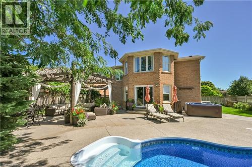 3173 Spring Creek Crescent, Mississauga, ON - Outdoor With In Ground Pool