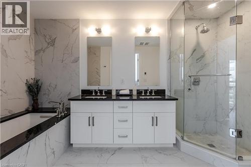 2060 Lakeshore Road Unit# 1303, Burlington, ON - Indoor Photo Showing Bathroom