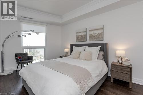 2060 Lakeshore Road Unit# 1303, Burlington, ON - Indoor Photo Showing Bedroom