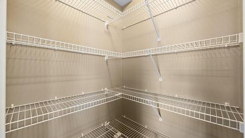 1322 Cornwall Street, Kamloops, BC - Indoor With Storage