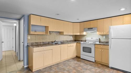 1322 Cornwall Street, Kamloops, BC - Indoor Photo Showing Kitchen With Double Sink