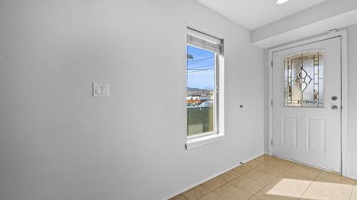 1322 Cornwall Street, Kamloops, BC - Indoor Photo Showing Other Room