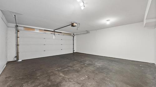 1322 Cornwall Street, Kamloops, BC - Indoor Photo Showing Garage