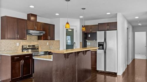 1322 Cornwall Street, Kamloops, BC - Indoor Photo Showing Kitchen With Upgraded Kitchen