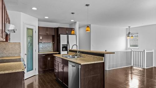 1322 Cornwall Street, Kamloops, BC - Indoor Photo Showing Kitchen With Double Sink With Upgraded Kitchen