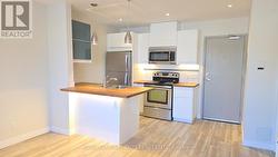 #2 - 3411 LAKESHORE BOULEVARD W Toronto, ON M8W 1N2