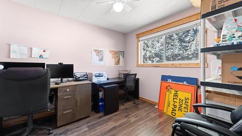 1721 Birch Street, Creston, BC - Indoor Photo Showing Office