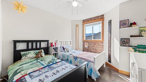 1721 Birch Street, Creston, BC - Indoor Photo Showing Bedroom