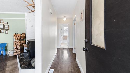 1721 Birch Street, Creston, BC - Indoor Photo Showing Other Room