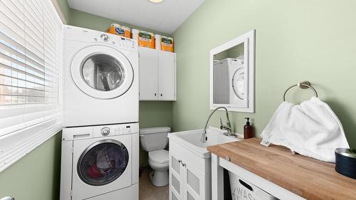 1721 Birch Street, Creston, BC - Indoor Photo Showing Laundry Room