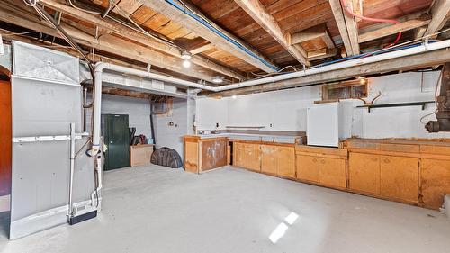 1721 Birch Street, Creston, BC - Indoor Photo Showing Basement