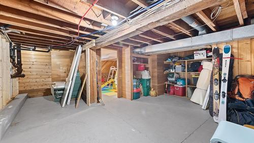 1721 Birch Street, Creston, BC - Indoor Photo Showing Basement