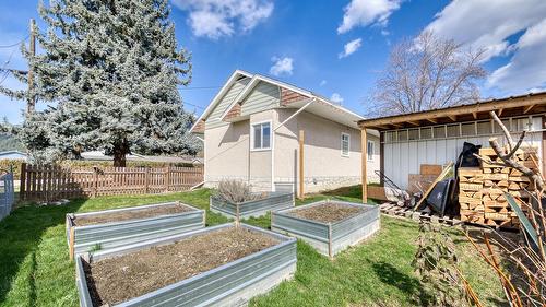 1721 Birch Street, Creston, BC - Outdoor