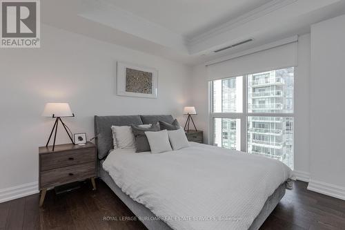 1303 - 2060 Lakeshore Road, Burlington, ON - Indoor Photo Showing Bedroom