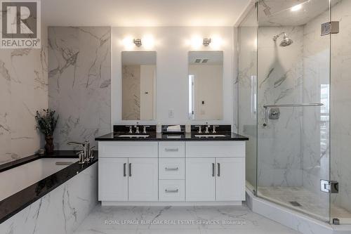 1303 - 2060 Lakeshore Road, Burlington, ON - Indoor Photo Showing Bathroom