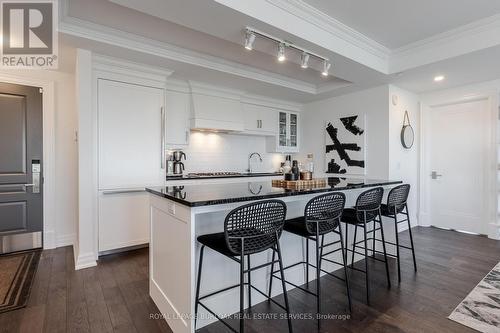 1303 - 2060 Lakeshore Road, Burlington, ON - Indoor Photo Showing Kitchen
