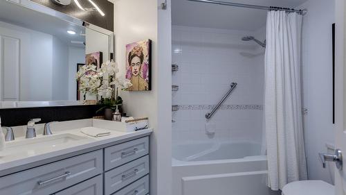 113-2350 Stillingfleet Road, Kelowna, BC - Indoor Photo Showing Bathroom