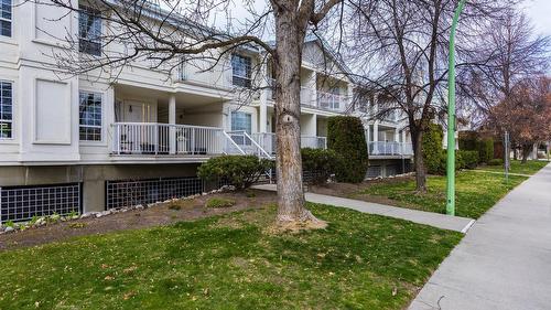 113-2350 Stillingfleet Road, Kelowna, BC - Outdoor With Facade