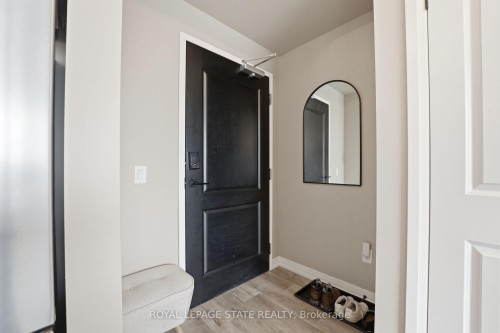 203-120 Springvalley Crescent, Hamilton, ON - Indoor Photo Showing Other Room