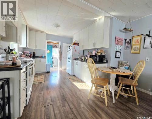 311 5Th Avenue E, Melville, SK - Indoor