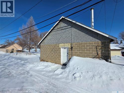 311 5Th Avenue E, Melville, SK - Outdoor