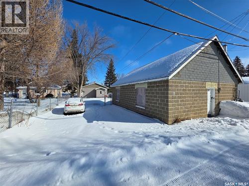 311 5Th Avenue E, Melville, SK - Outdoor