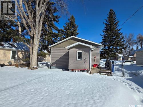 311 5Th Avenue E, Melville, SK - Outdoor