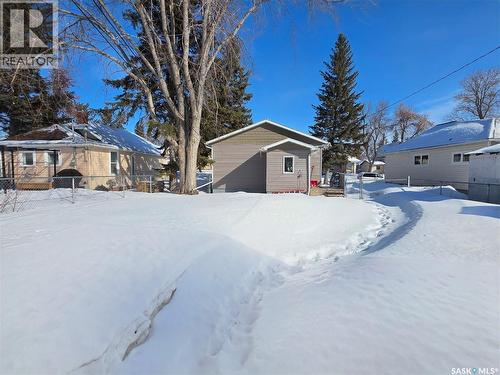 311 5Th Avenue E, Melville, SK - Outdoor