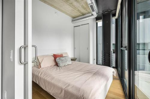 604 311 Hargrave Street, Winnipeg, MB - Indoor Photo Showing Bedroom