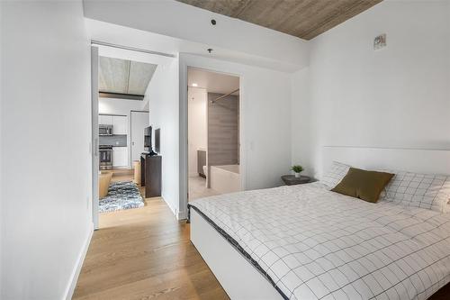 604 311 Hargrave Street, Winnipeg, MB - Indoor Photo Showing Bedroom