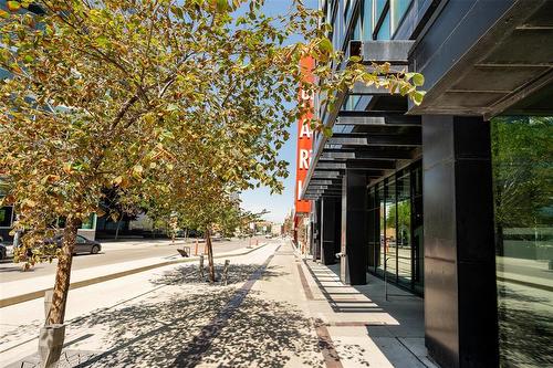 604 311 Hargrave Street, Winnipeg, MB - Outdoor