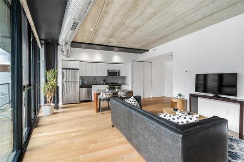 604 311 Hargrave Street, Winnipeg, MB - Indoor